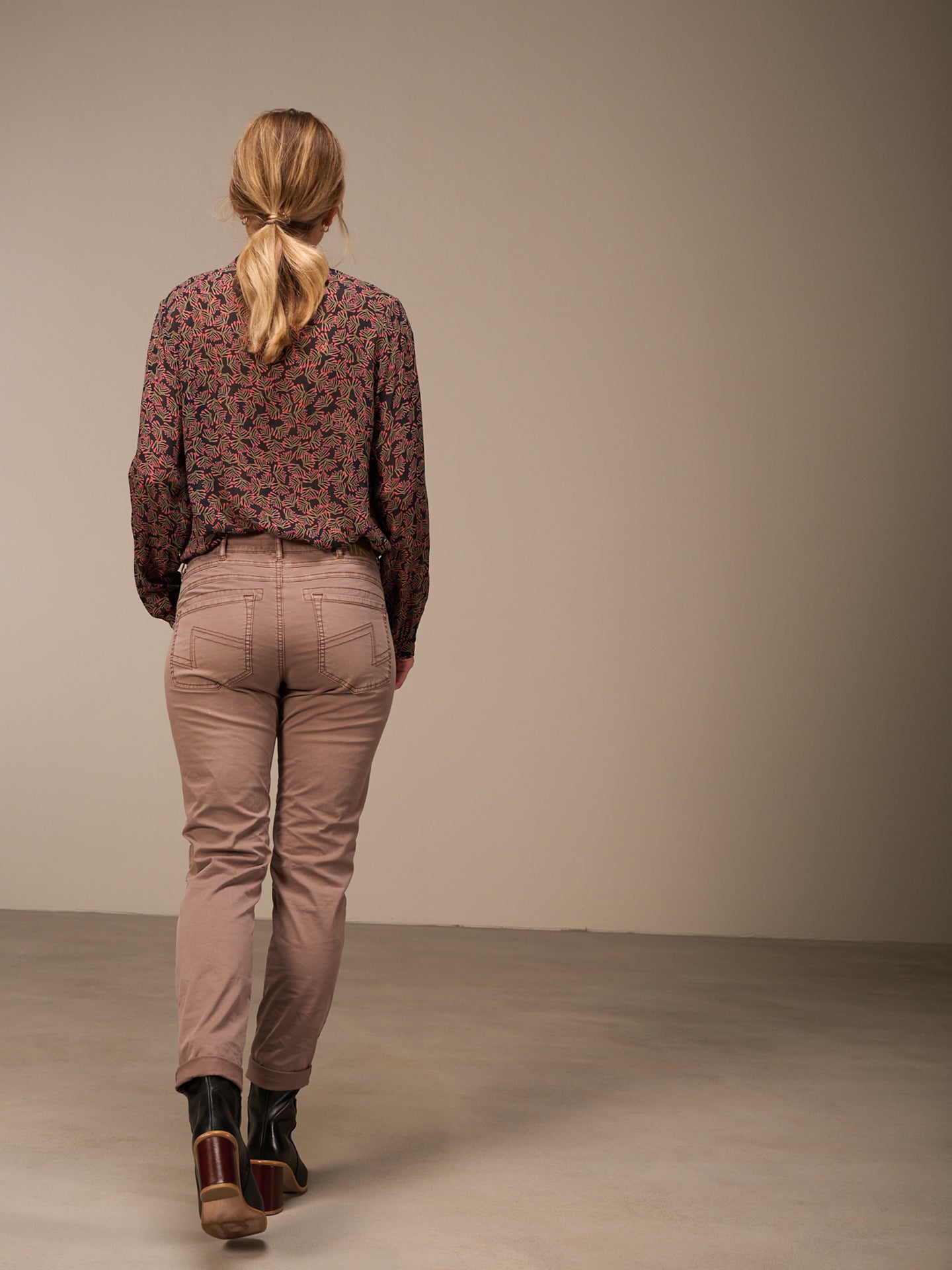 pantalon tapered