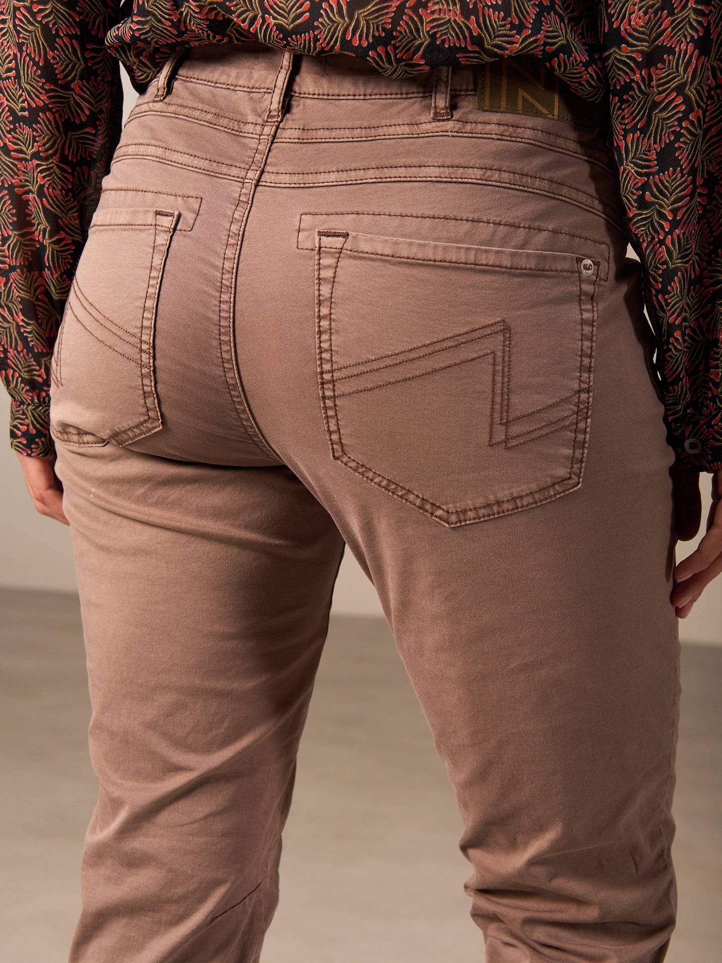 pantalon tapered