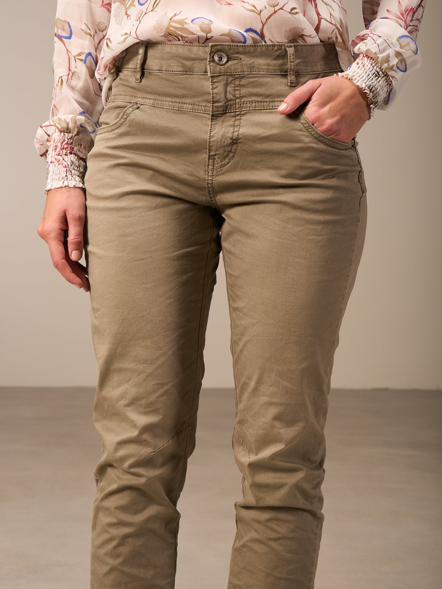 pantalon tapered