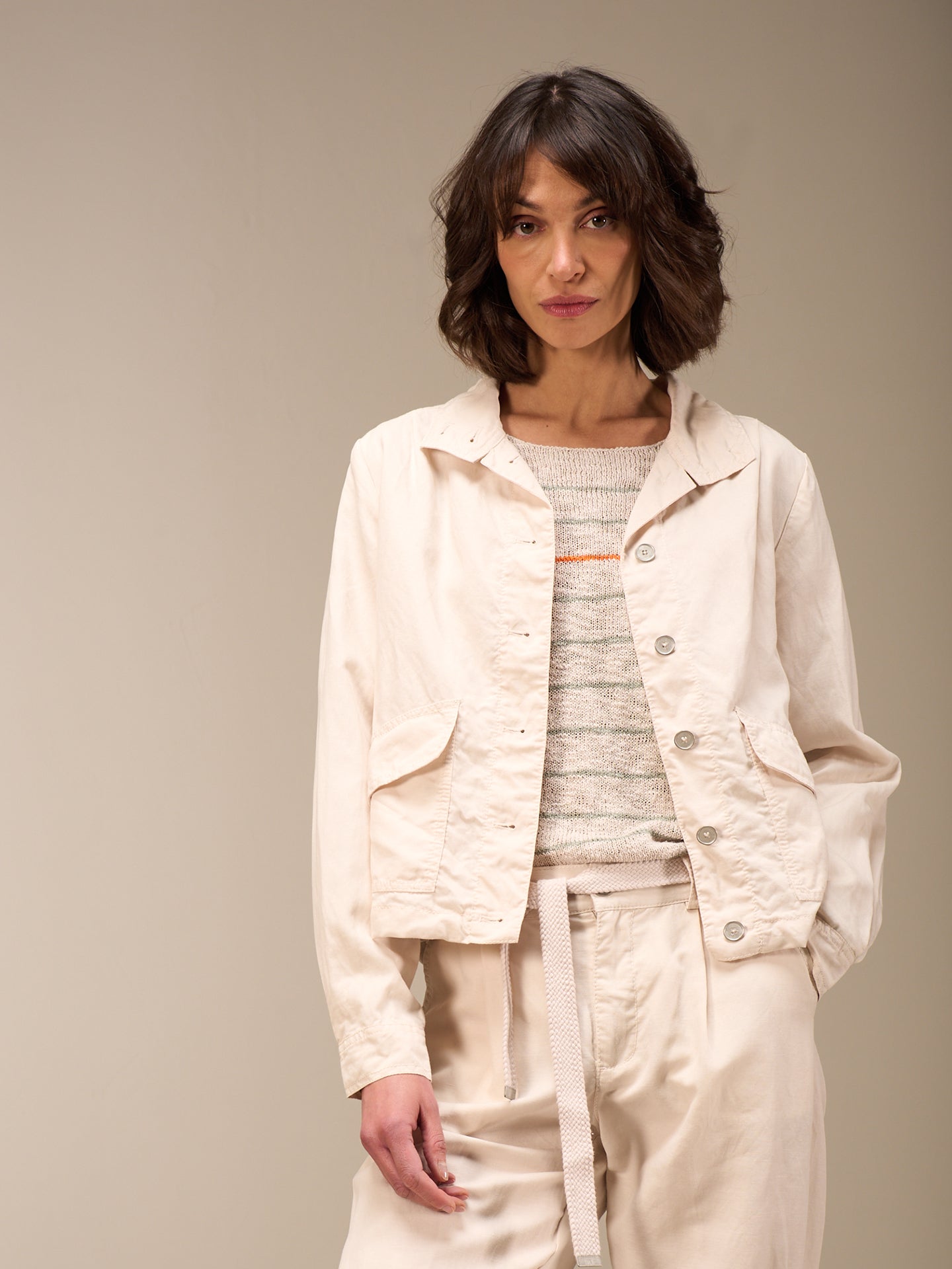 Jacke mit Kopfverschluss