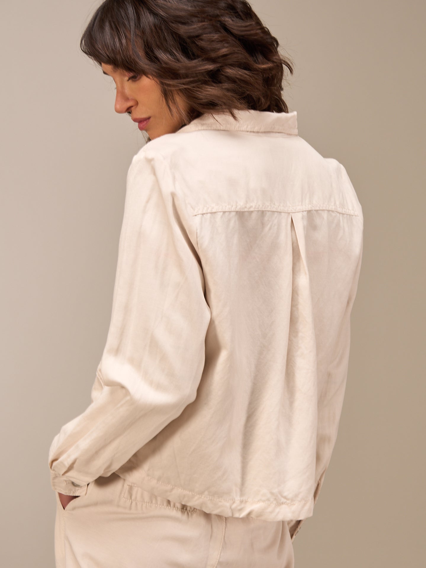 Jacke mit Kopfverschluss