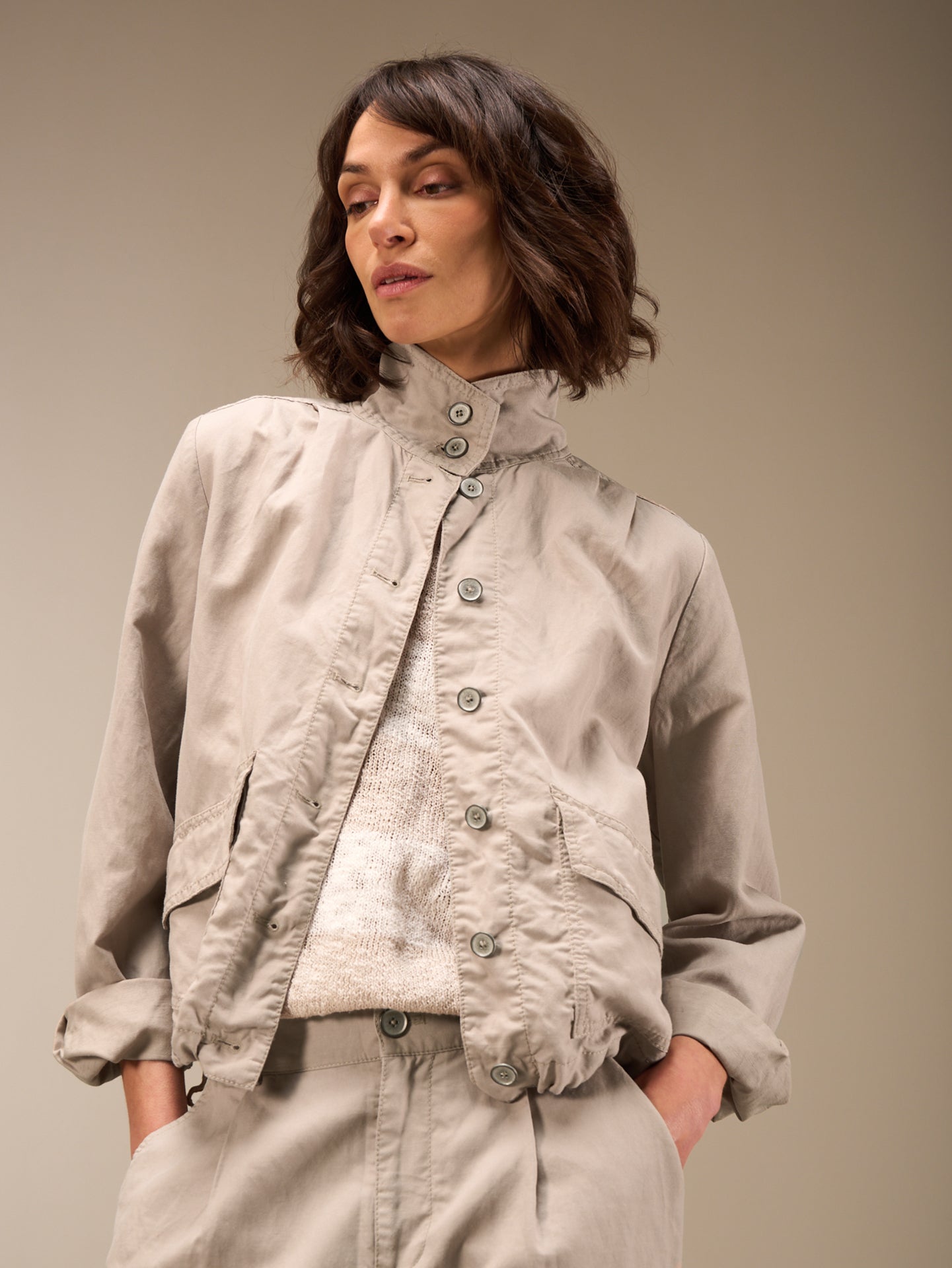 Jacke mit Kopfverschluss