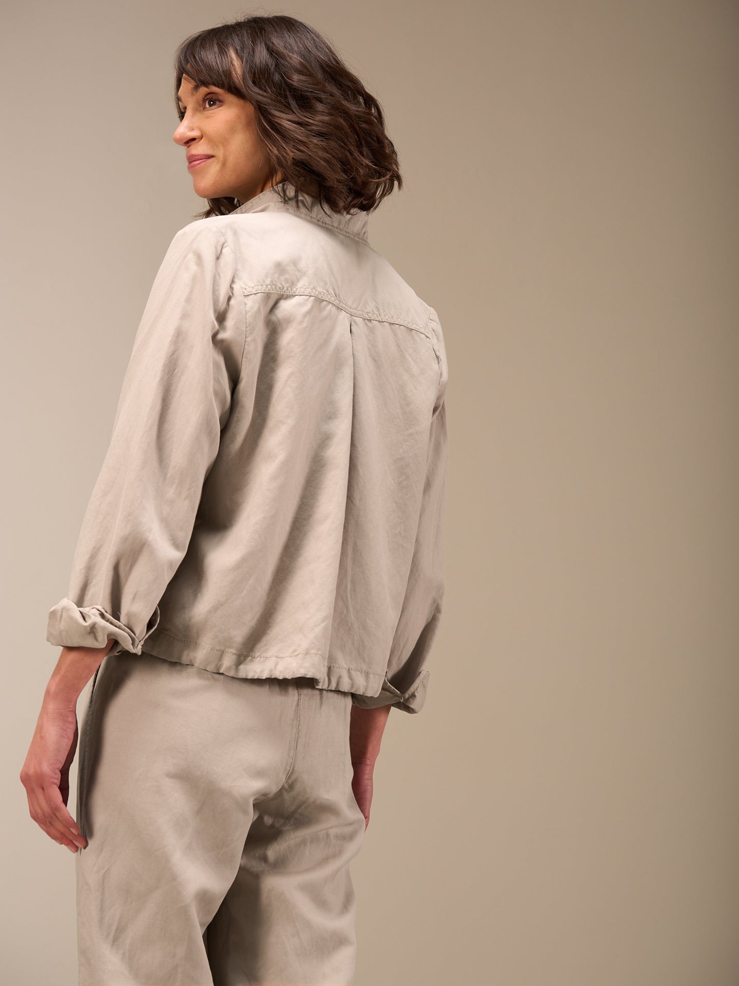 Jacke mit Kopfverschluss