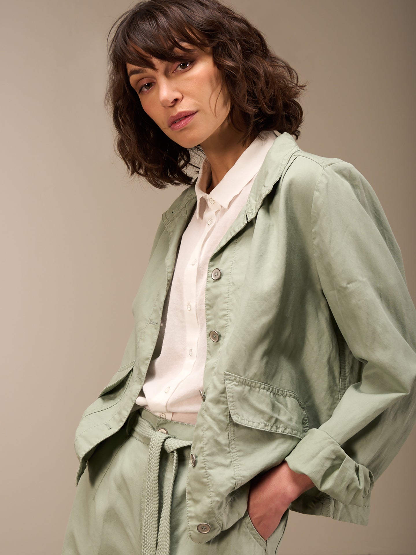 Jacke mit Kopfverschluss