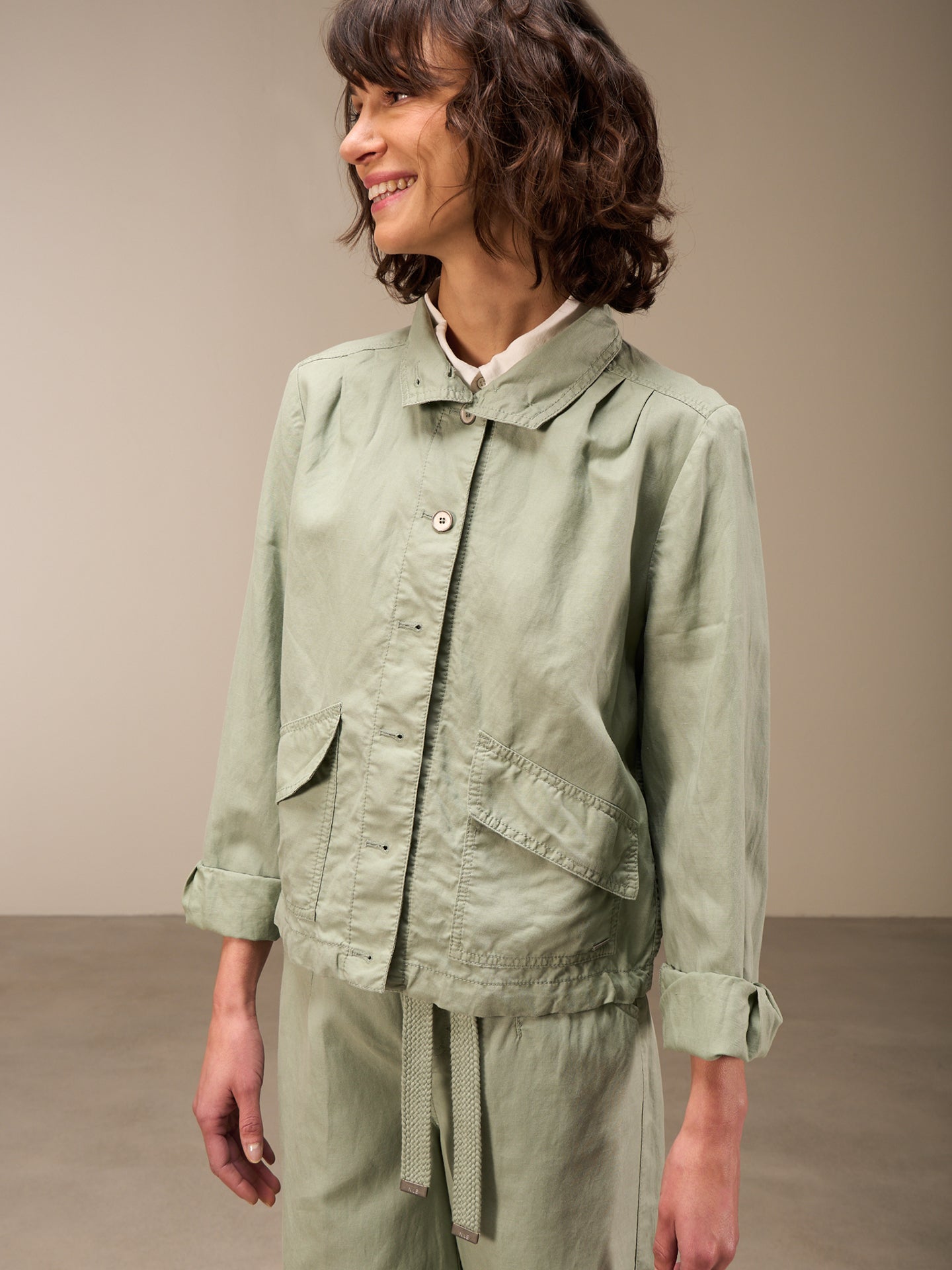 Jacke mit Kopfverschluss