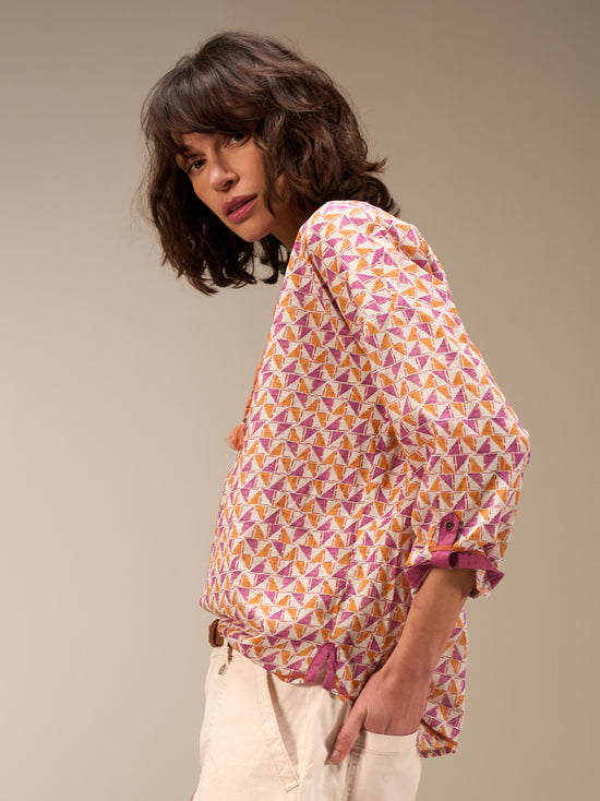 3/4-sleeved blouse