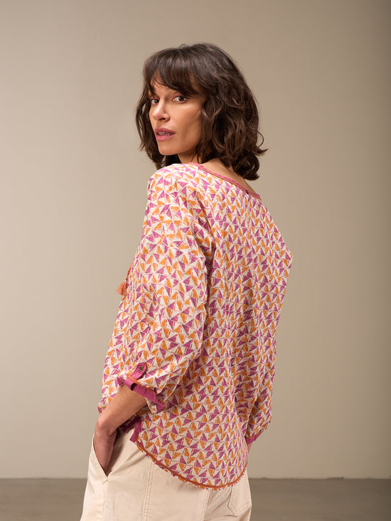 3/4-sleeved blouse