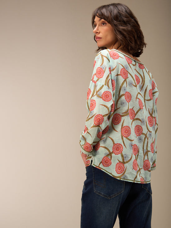 3/4-sleeved blouse