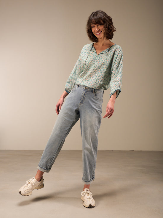 3/4-sleeved blouse