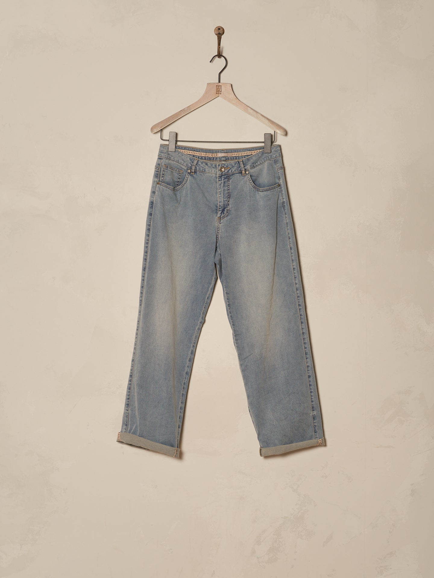 jean straight