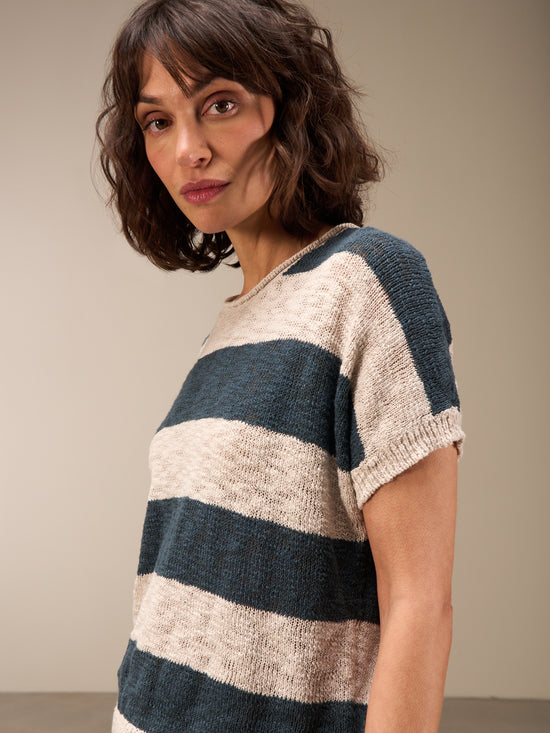 Knitted sweater vest