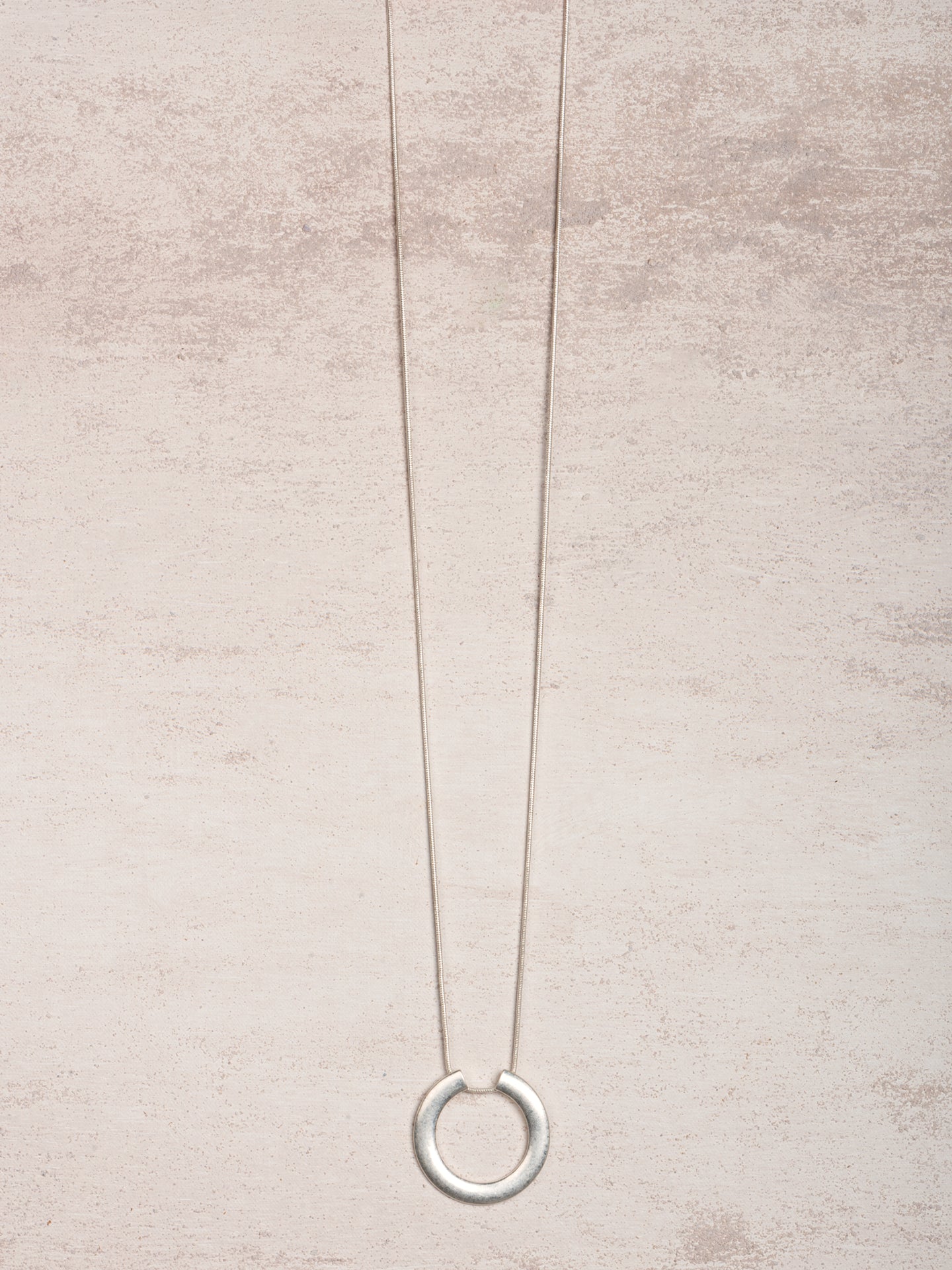 collier avec pendentif