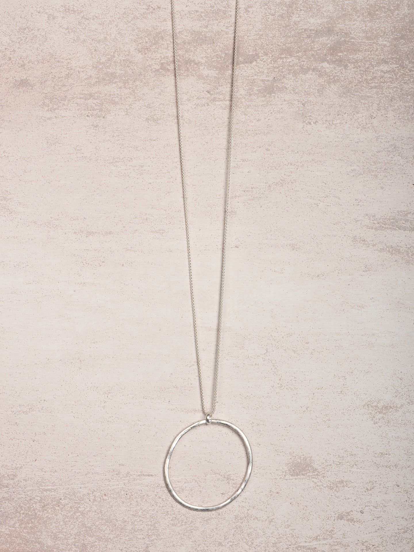 collier avec pendentif