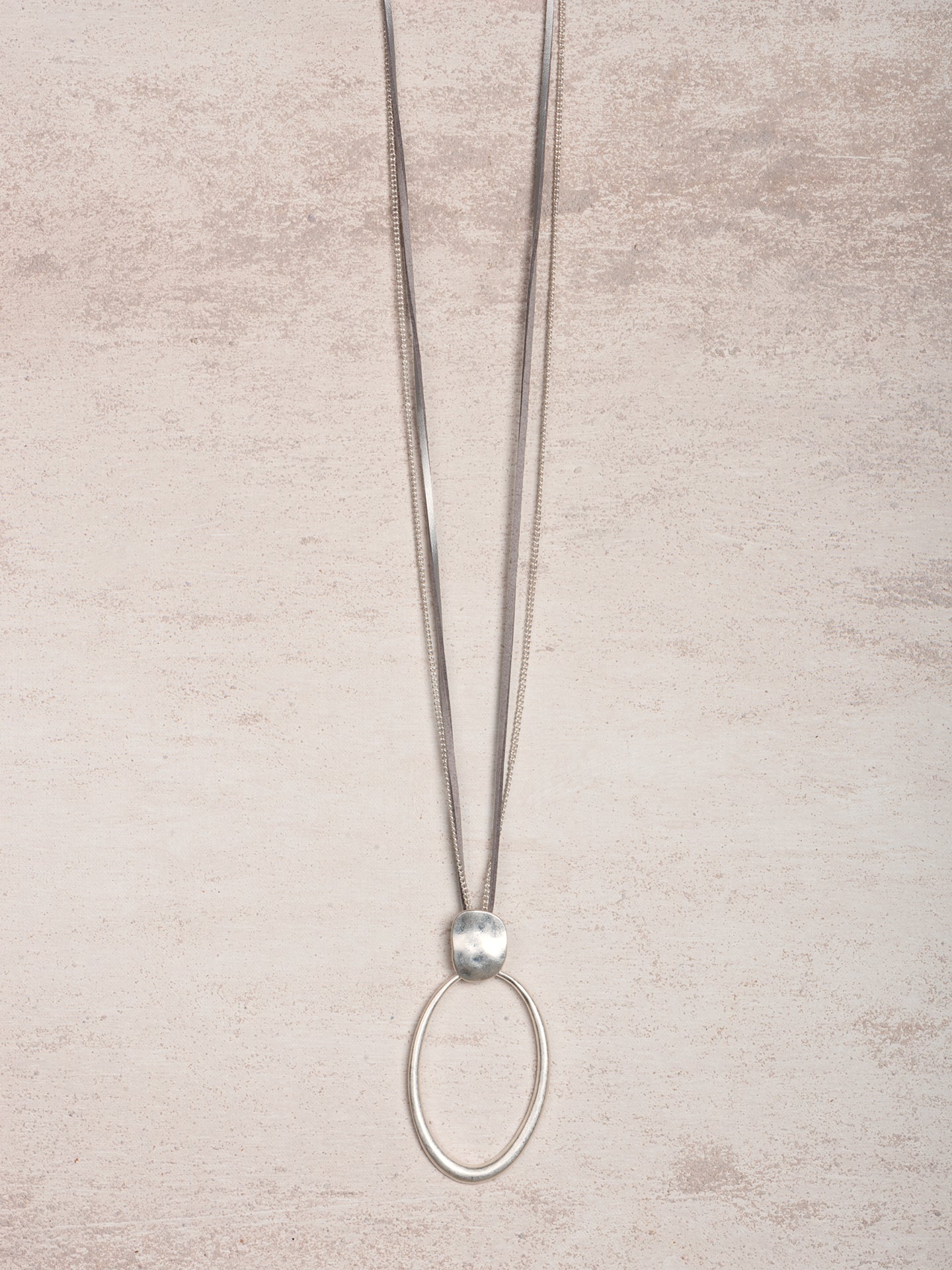 collier avec pendentif