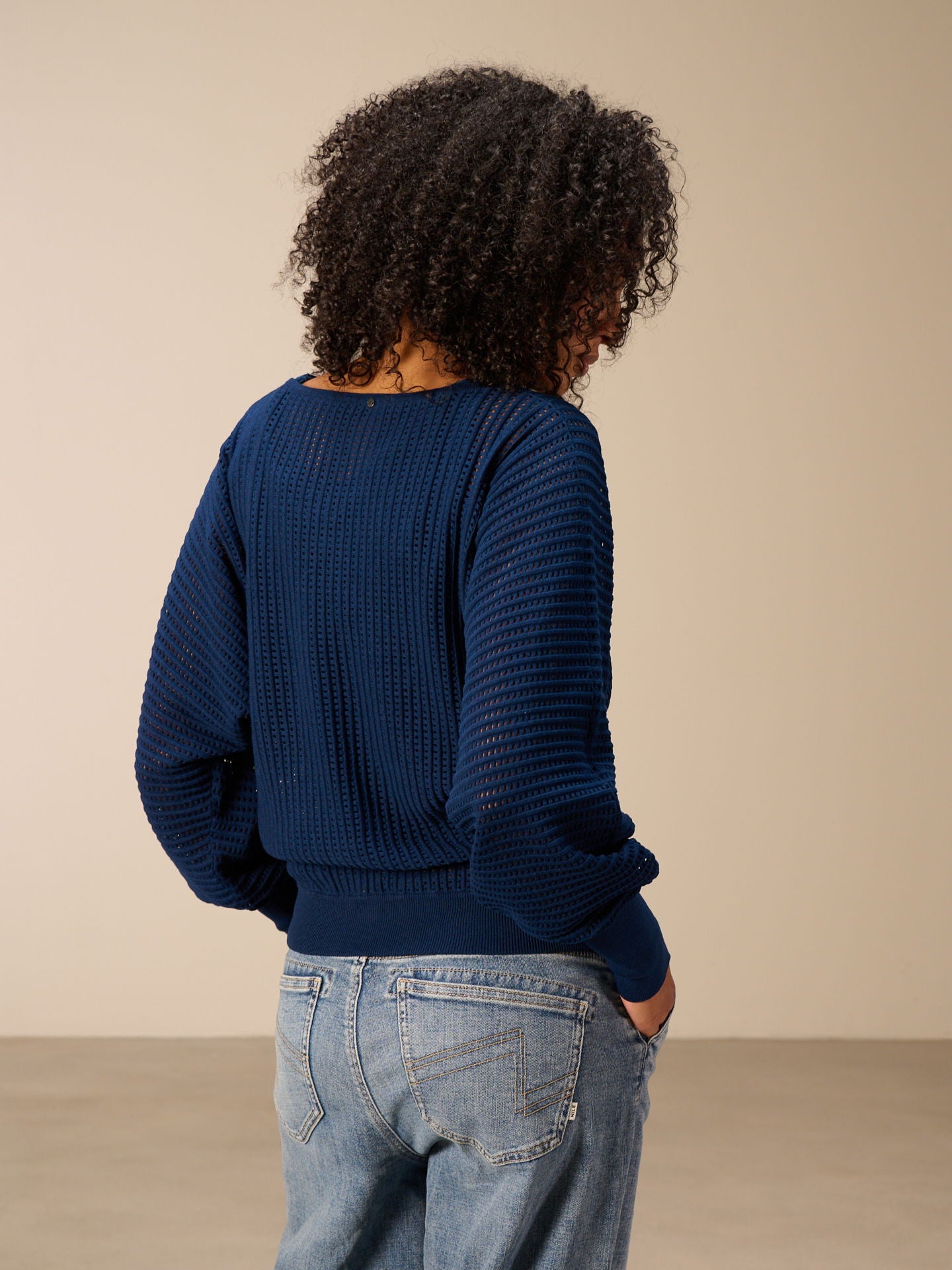 F26016_dark ocean_4.jpg