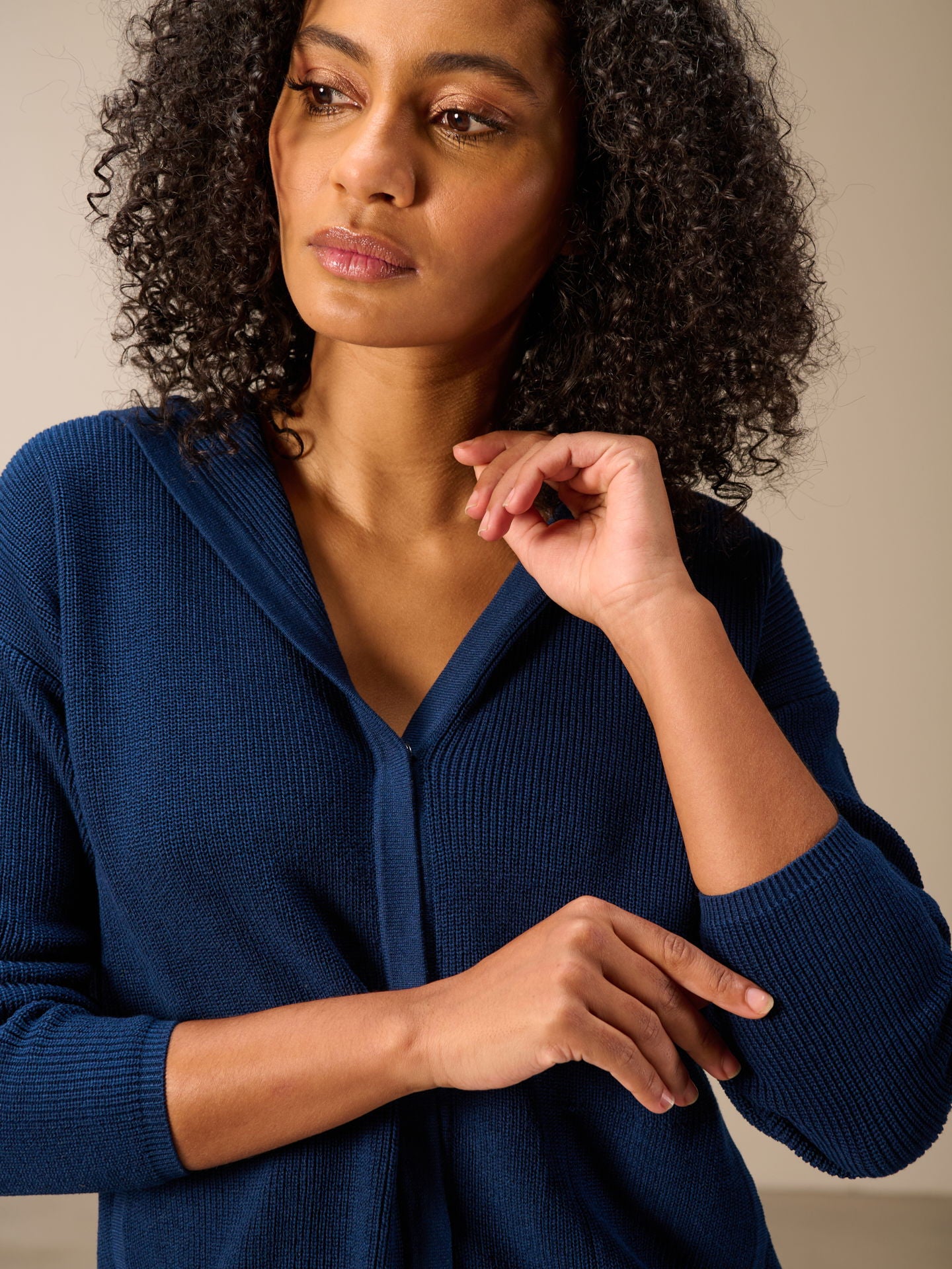 F26018_dark ocean_5.jpg