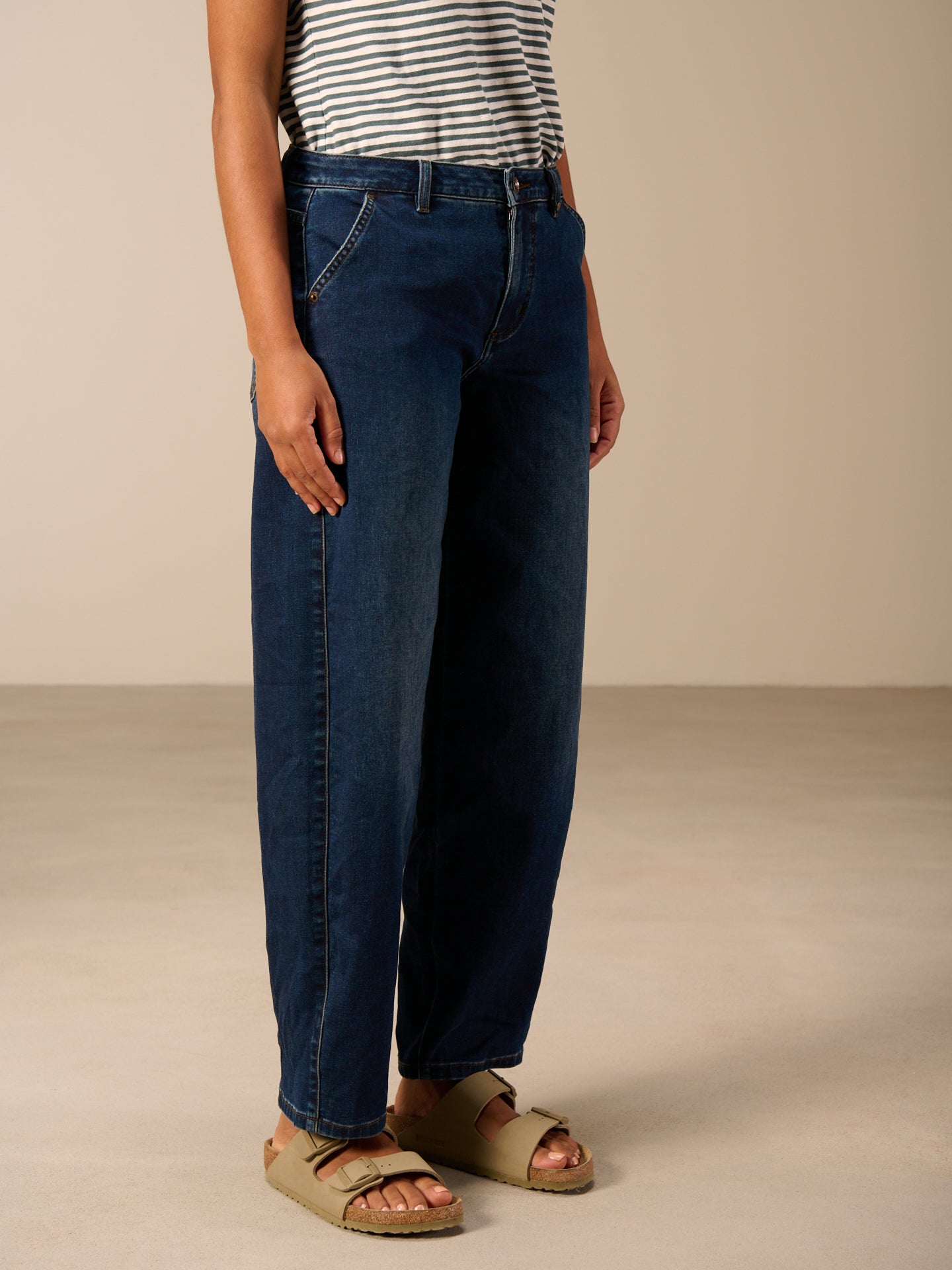 Barrel-leg jeans