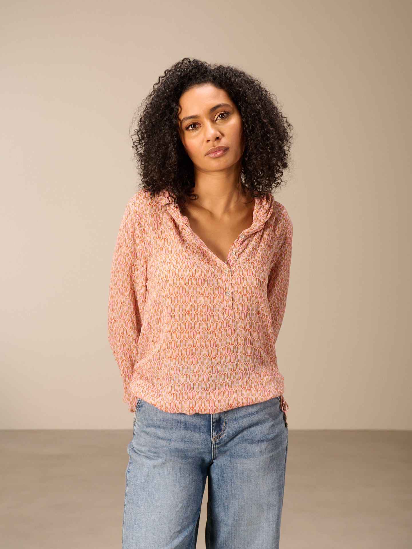 Blusa con cappuccio