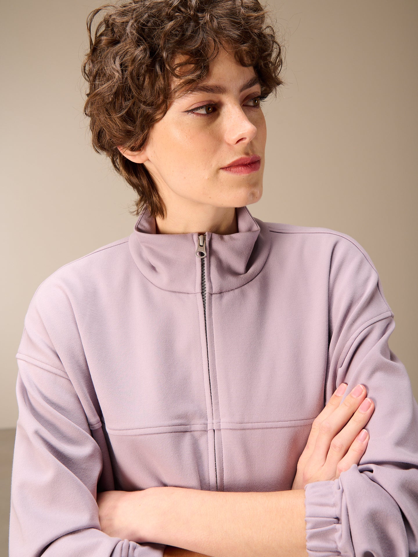 Sweatshirt jacket with zipper