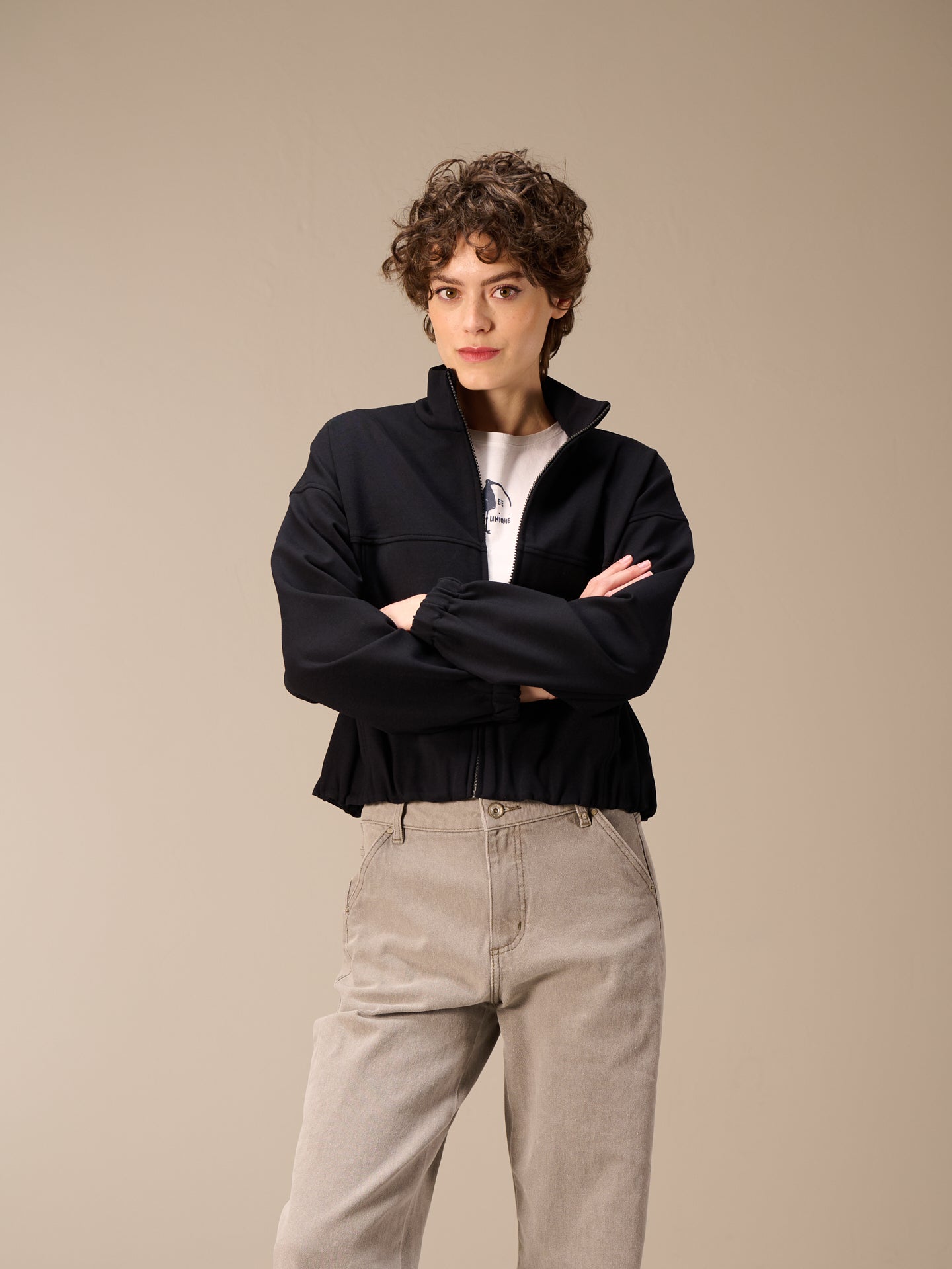 Sweatshirt jacket with zipper