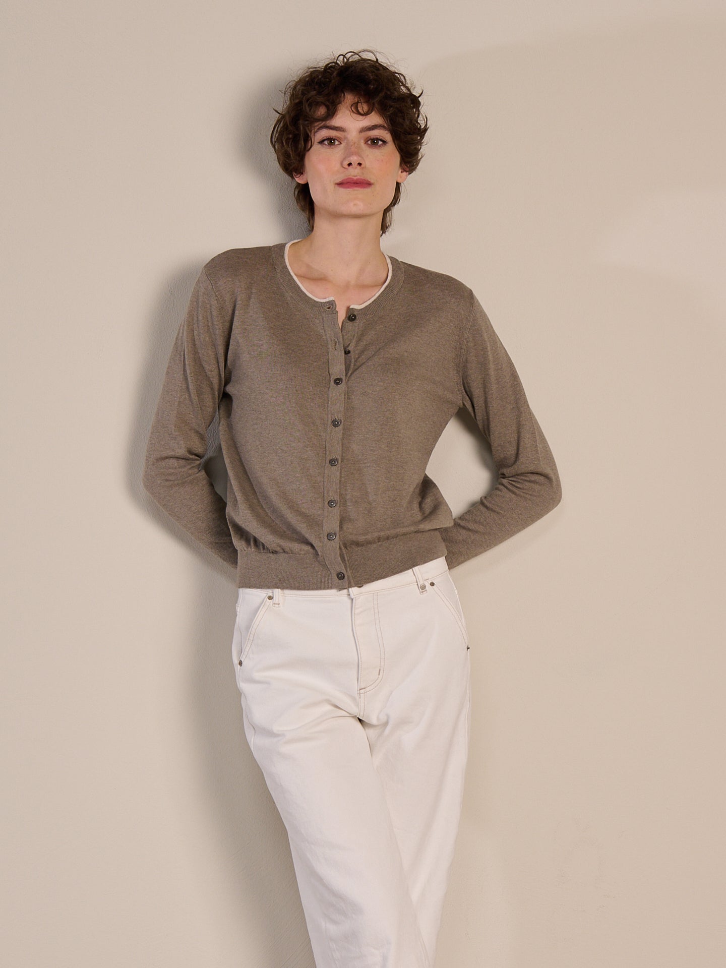 Strickjacke mit Rundhals