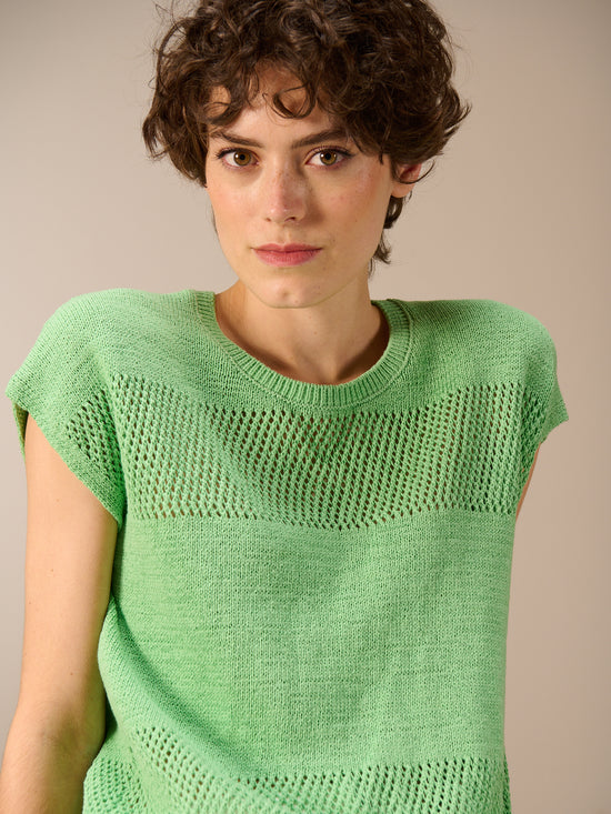 Round-neck sweater vest