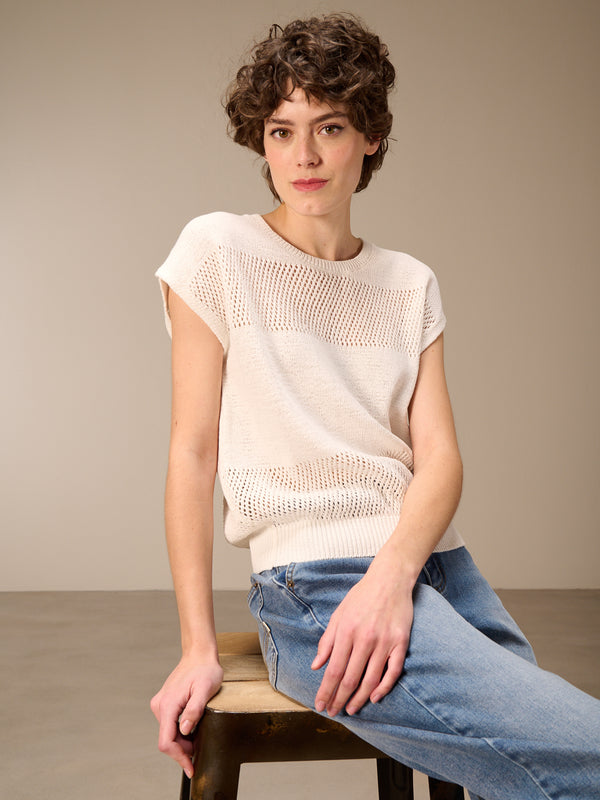 Round-neck sweater vest