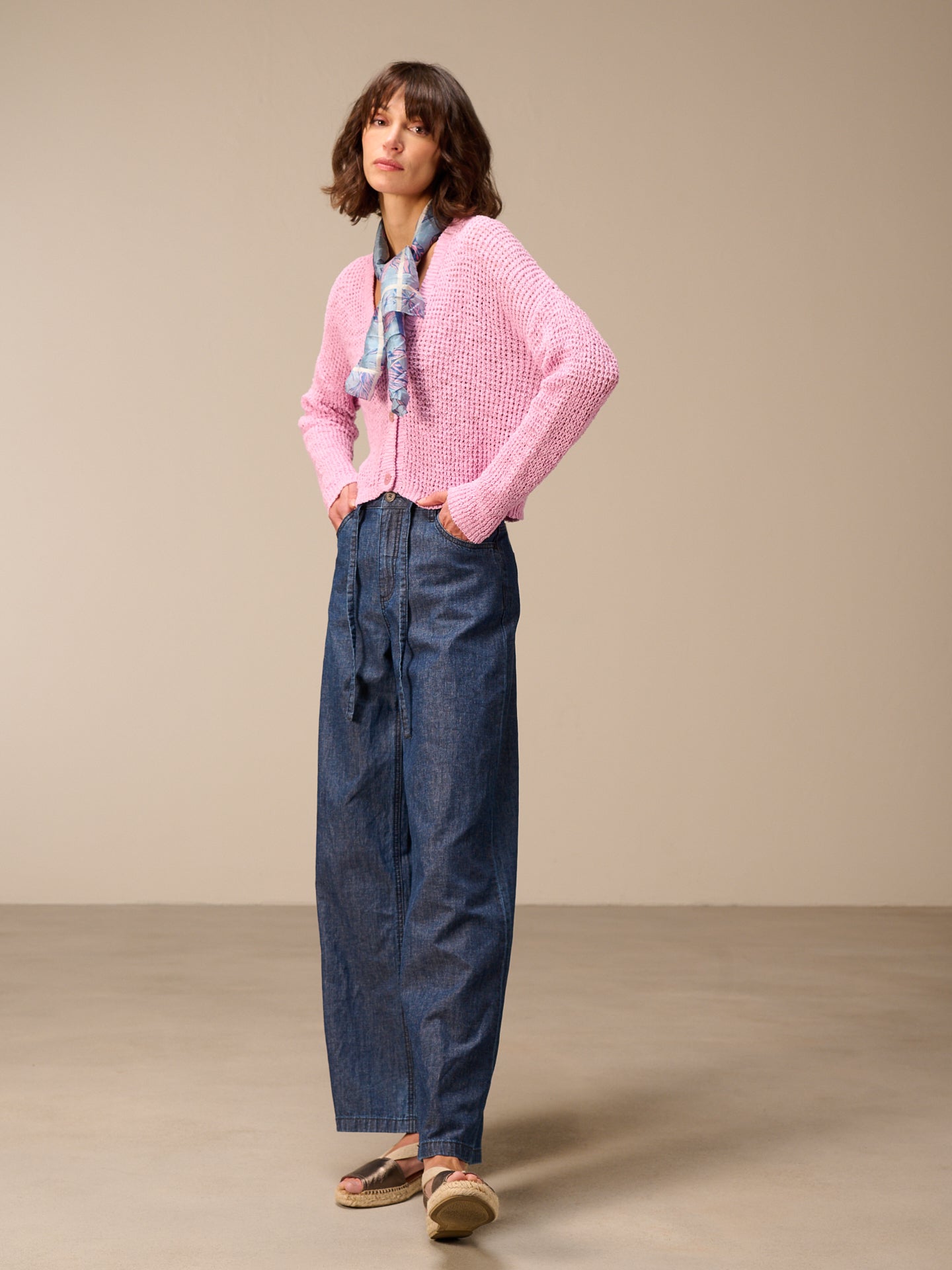 Strickjacke mit V-Ausschnitt