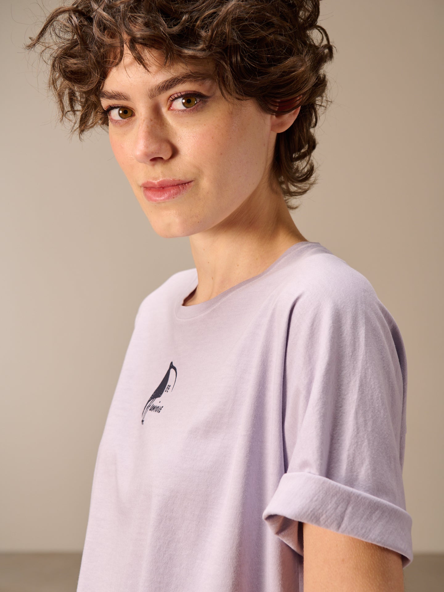 Shirt mit angeschnittenen Ärmeln