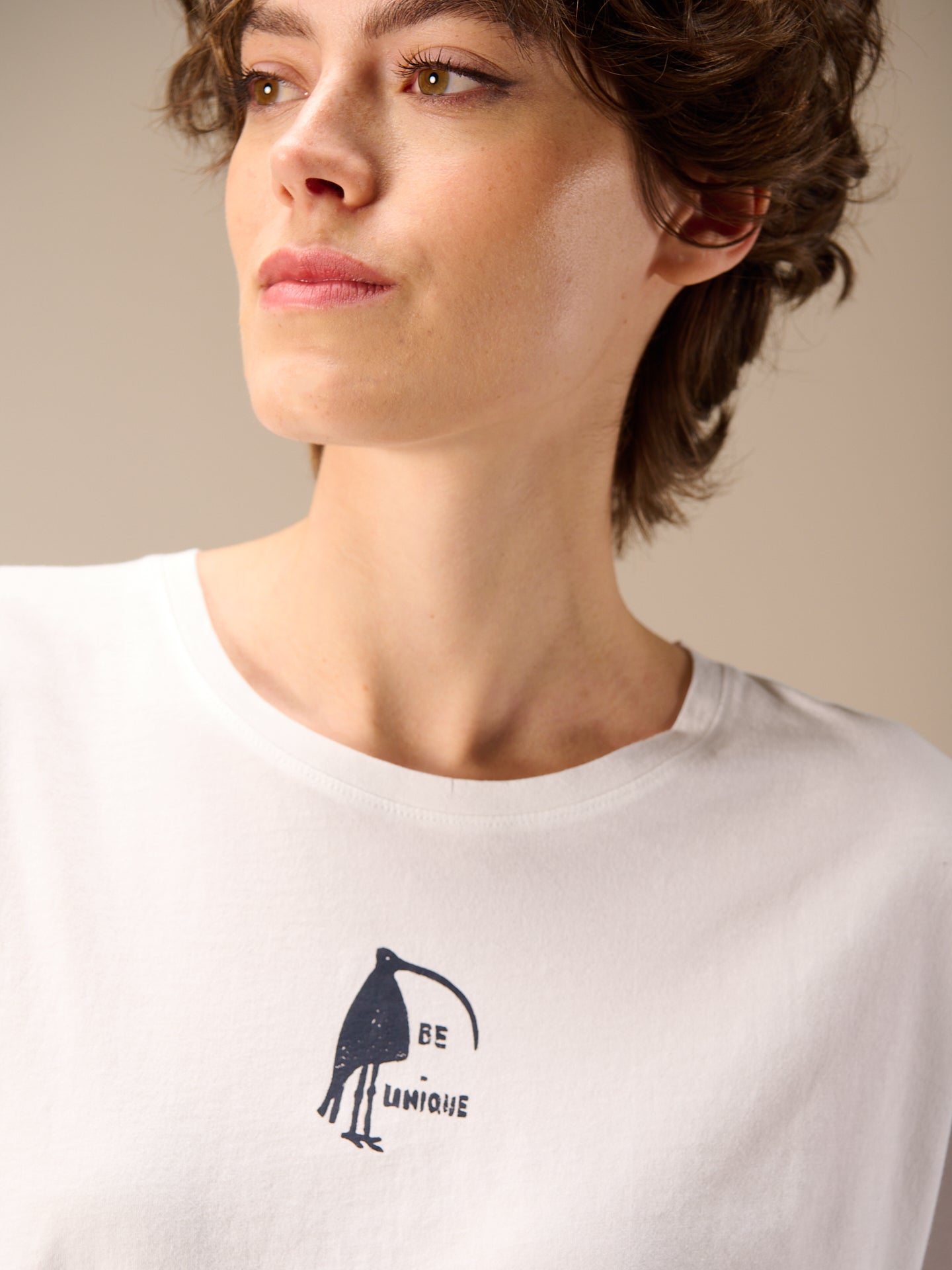 Shirt mit angeschnittenen Ärmeln