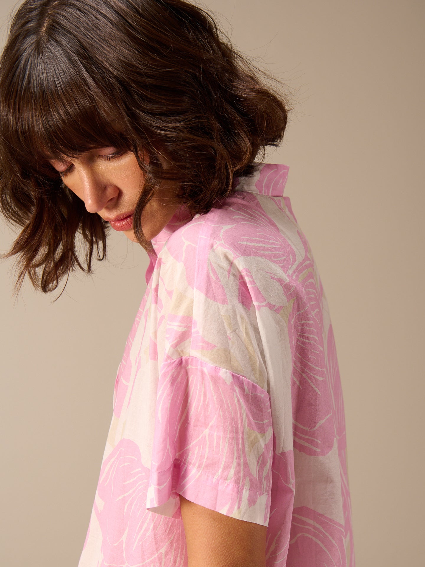 Short-sleeved blouse