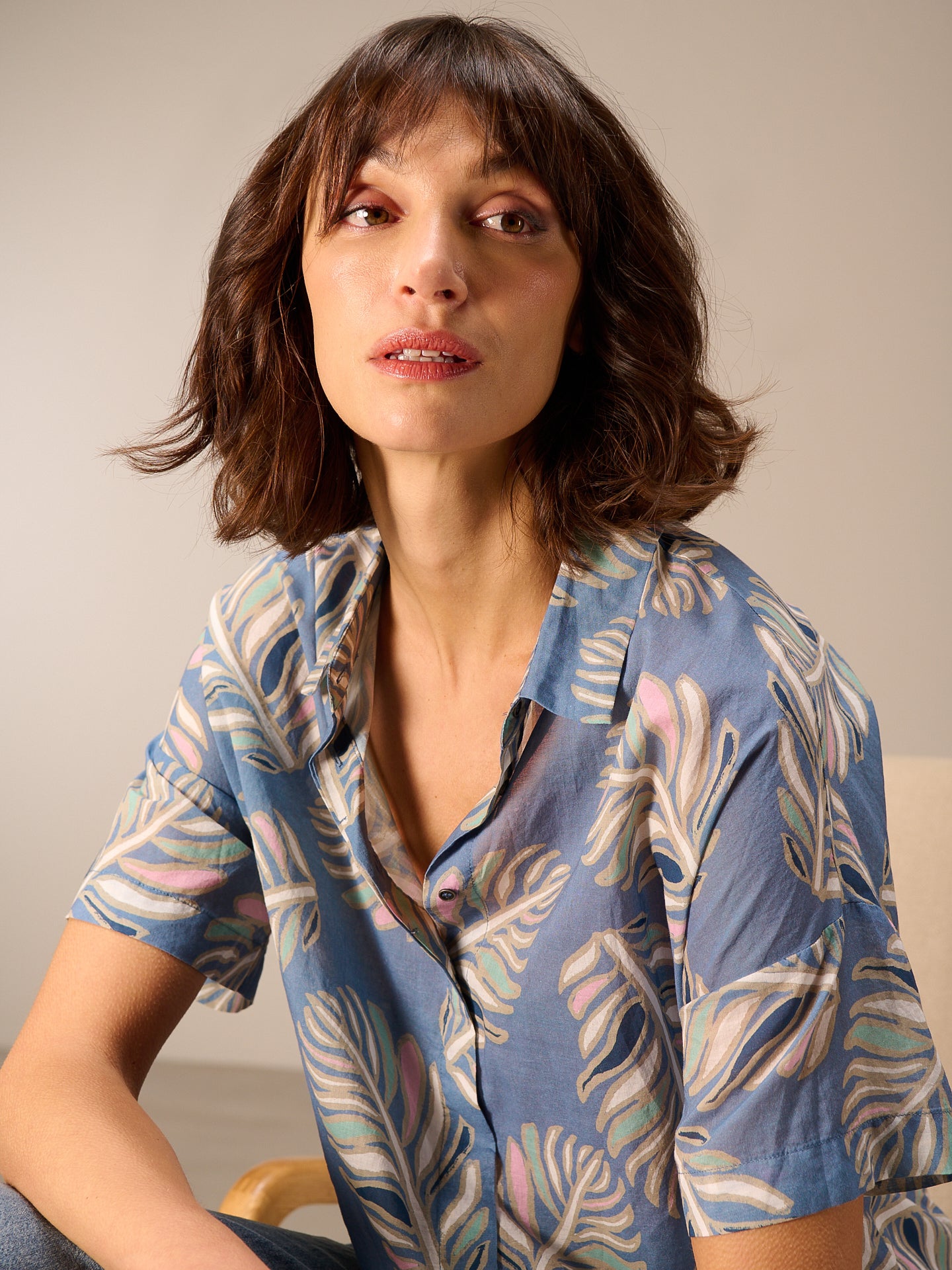 Short-sleeved blouse