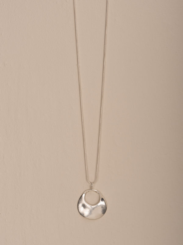 collier avec pendentif