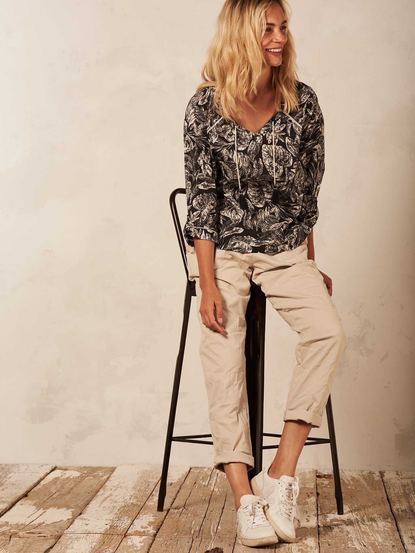 Blusa con scollo a V