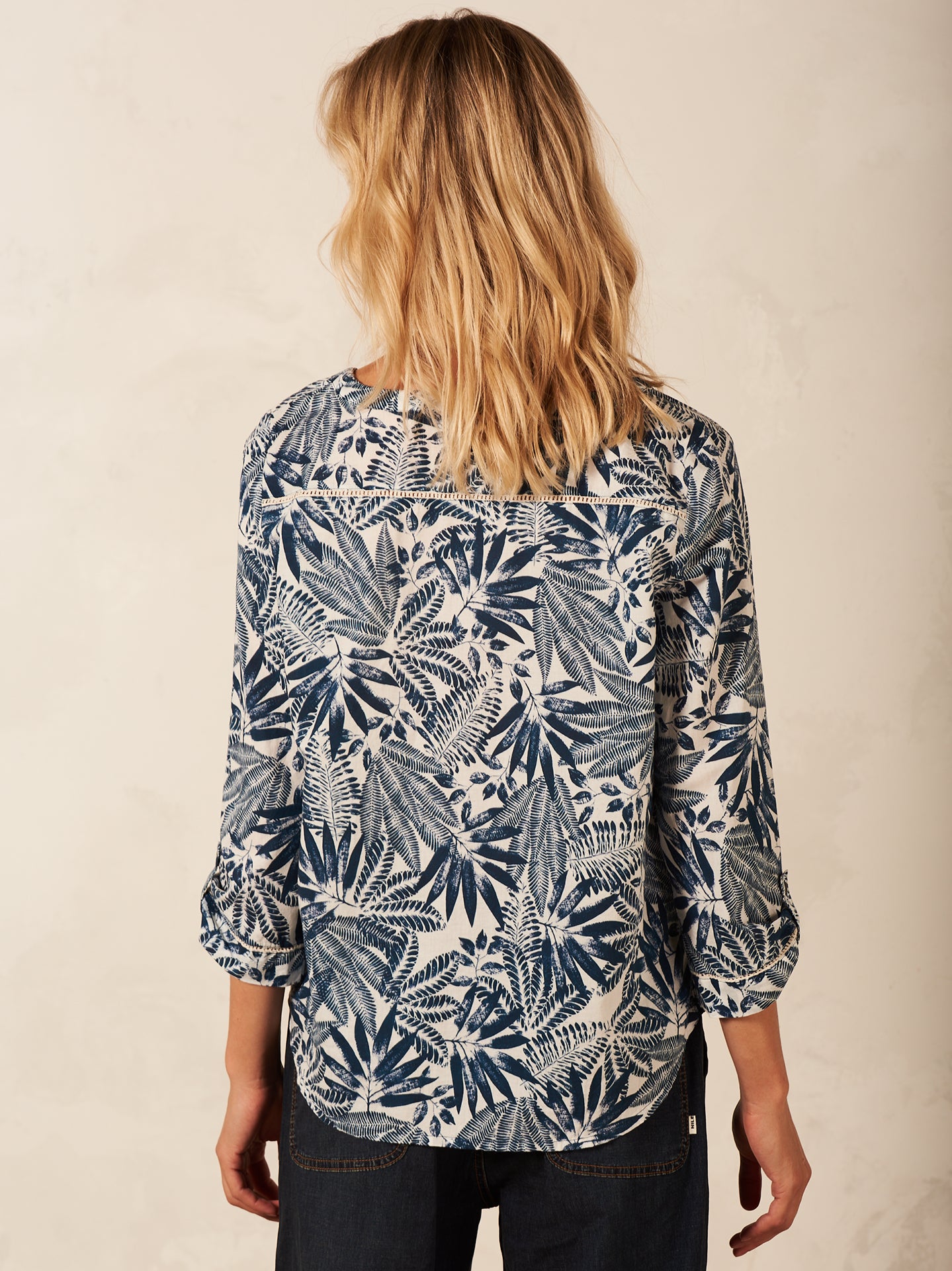 Blusa con scollo a V