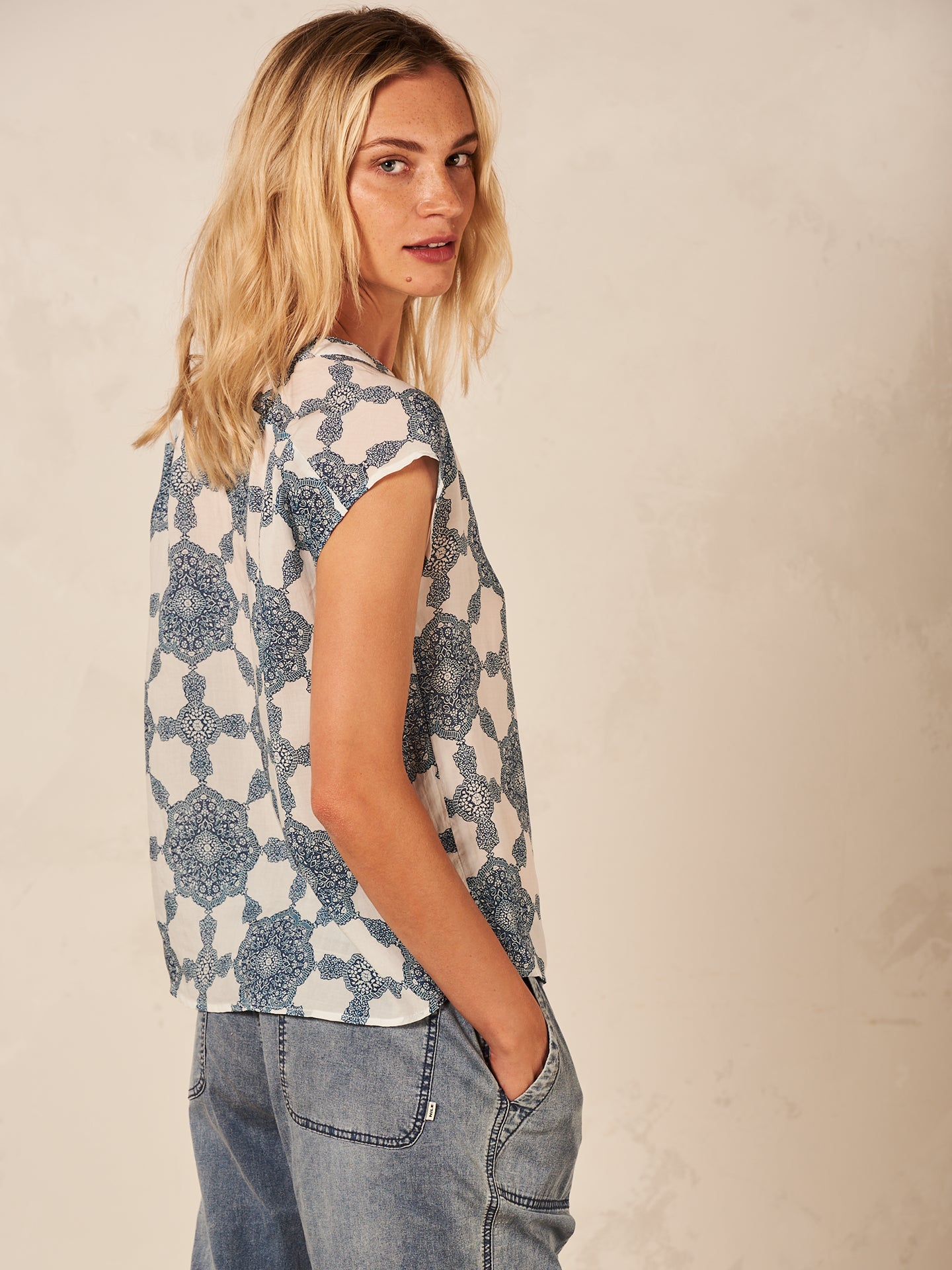 Bluse mit V-Ausschnitt