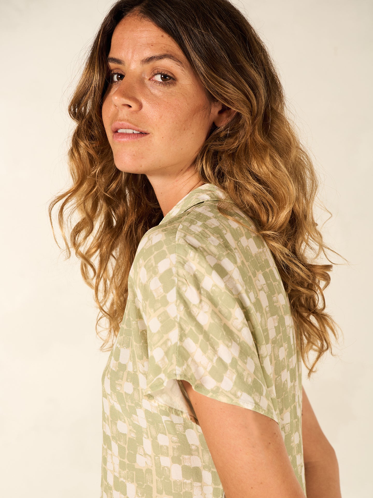 blouse avec patte de boutonnage