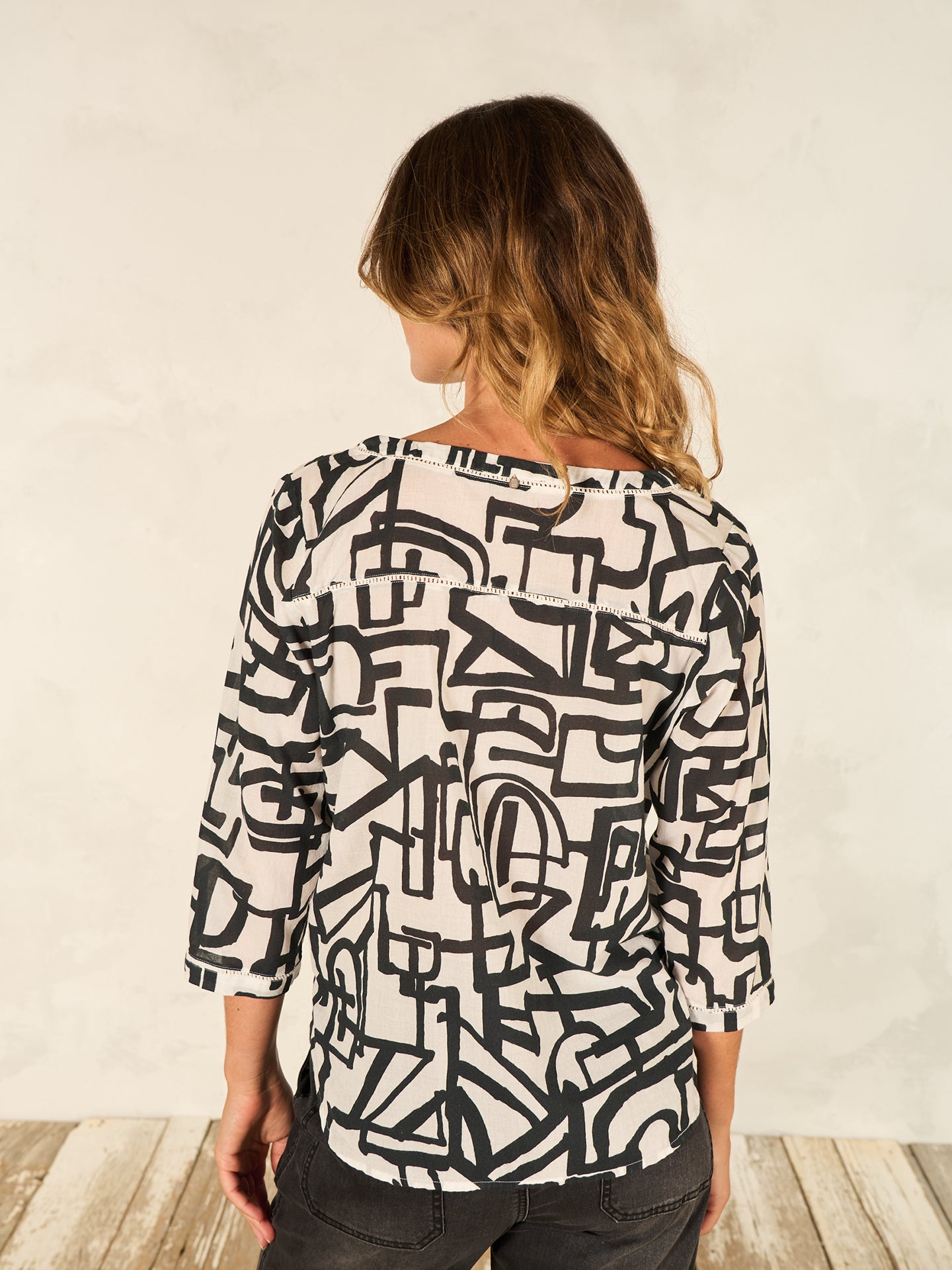 Blusa con scollo a V