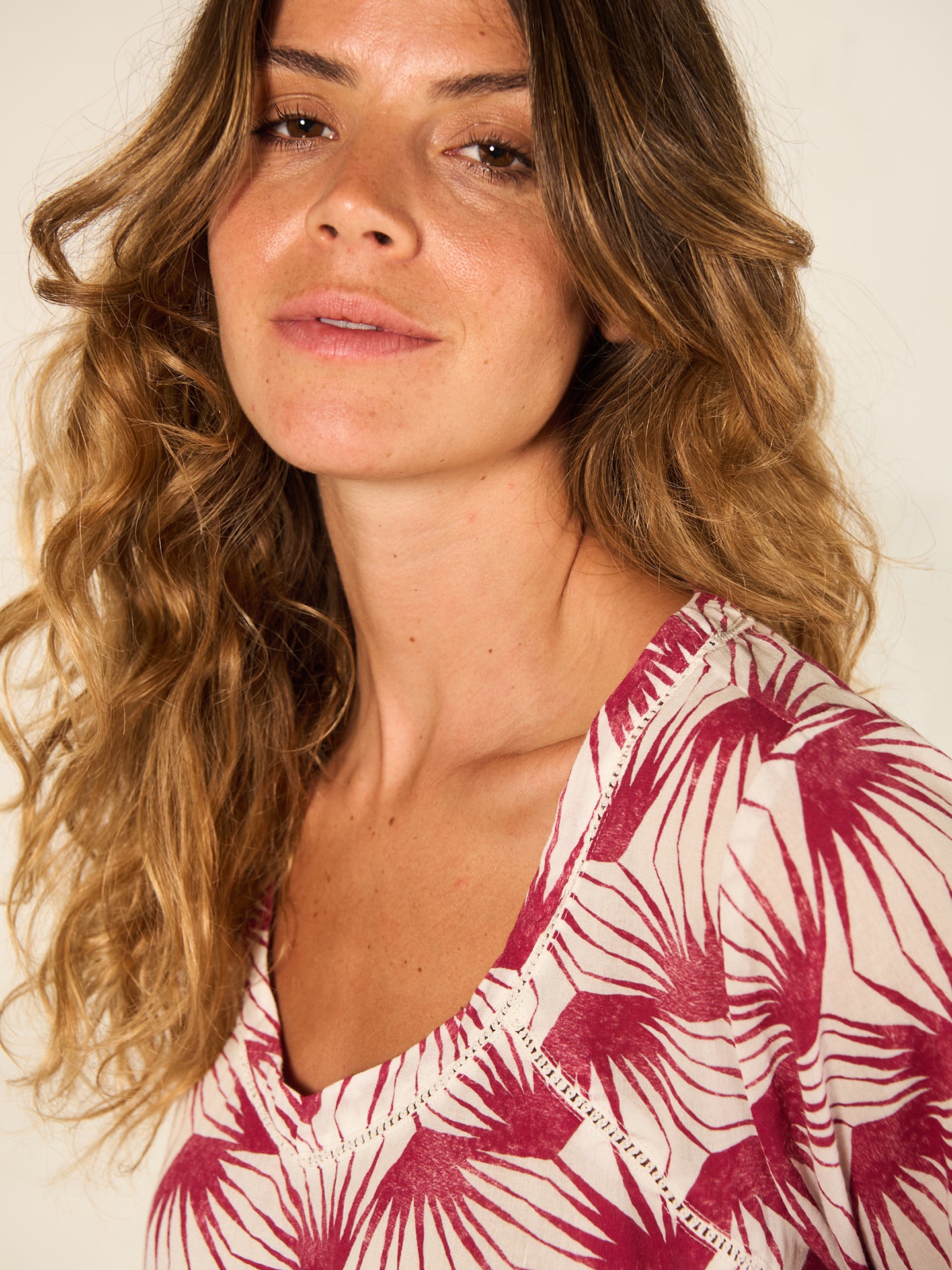 Blusa con scollo a V