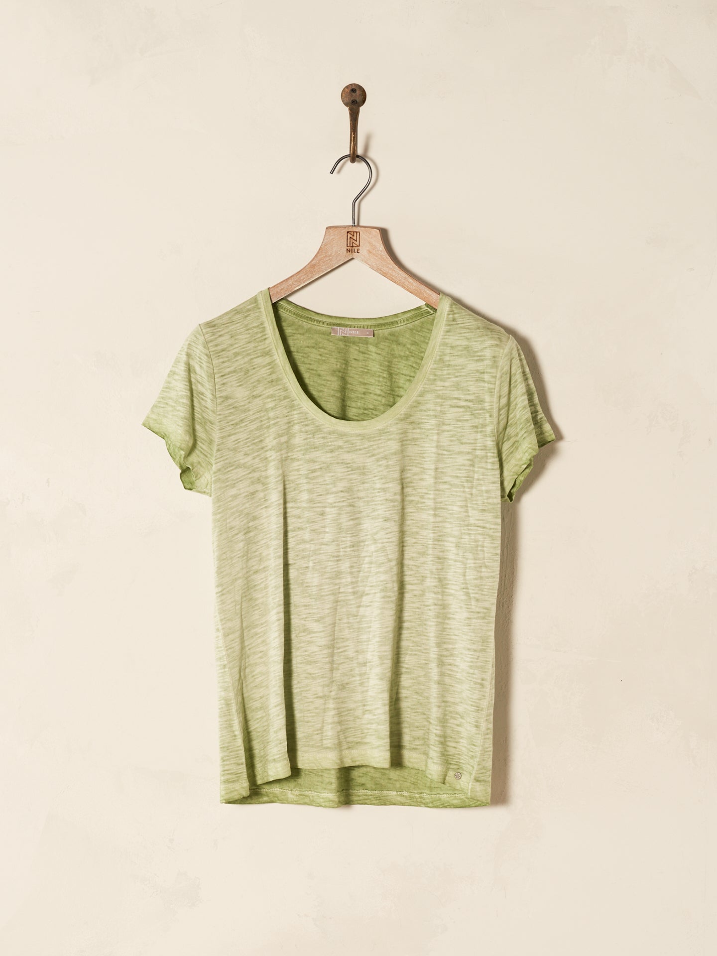 Short-sleeved shirt