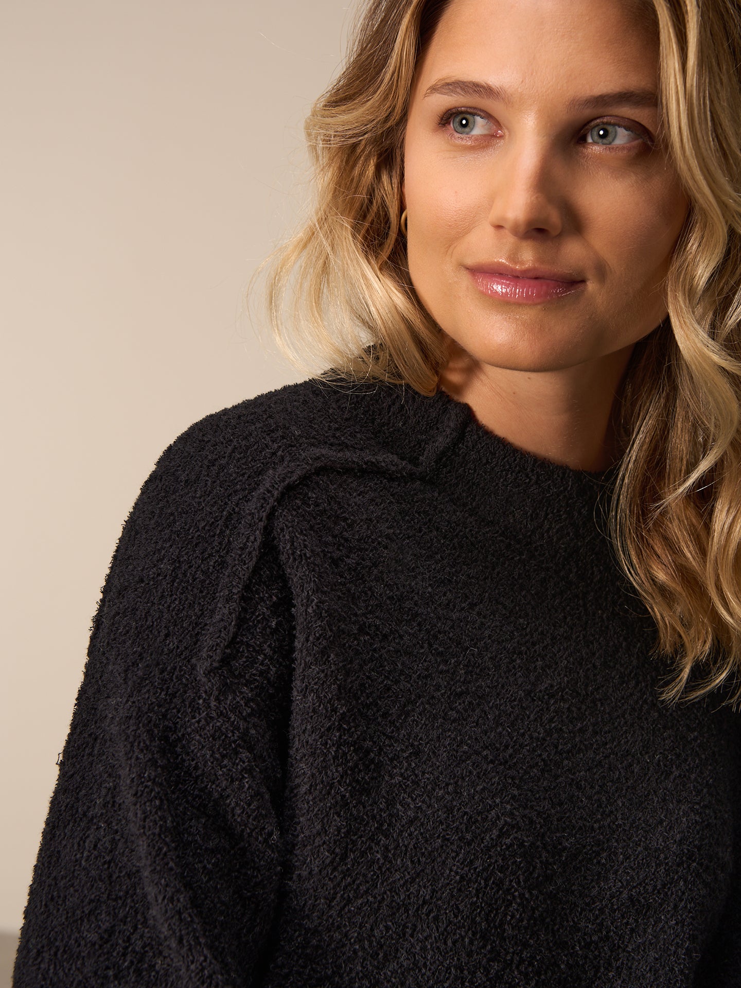 Sweater with stand-up collar