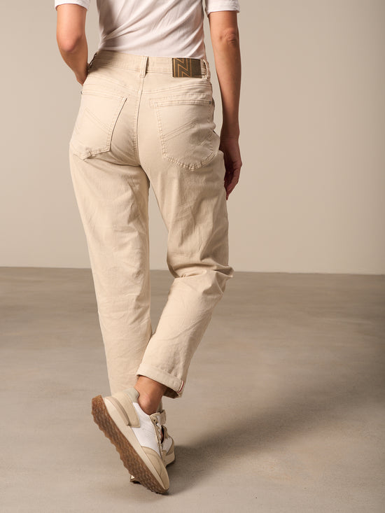 Barrel-leg trousers