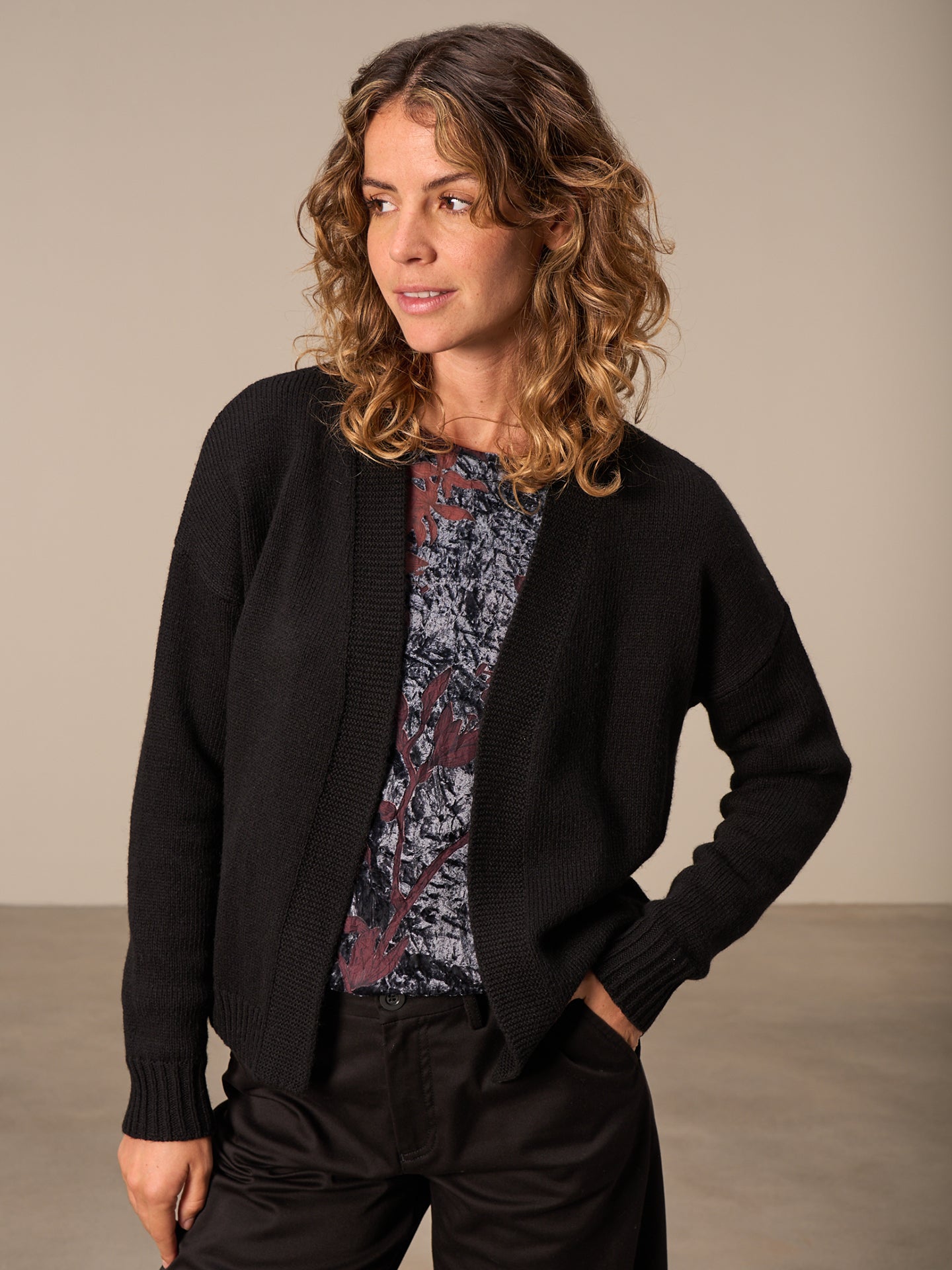 Strickjacke  mit Wolle