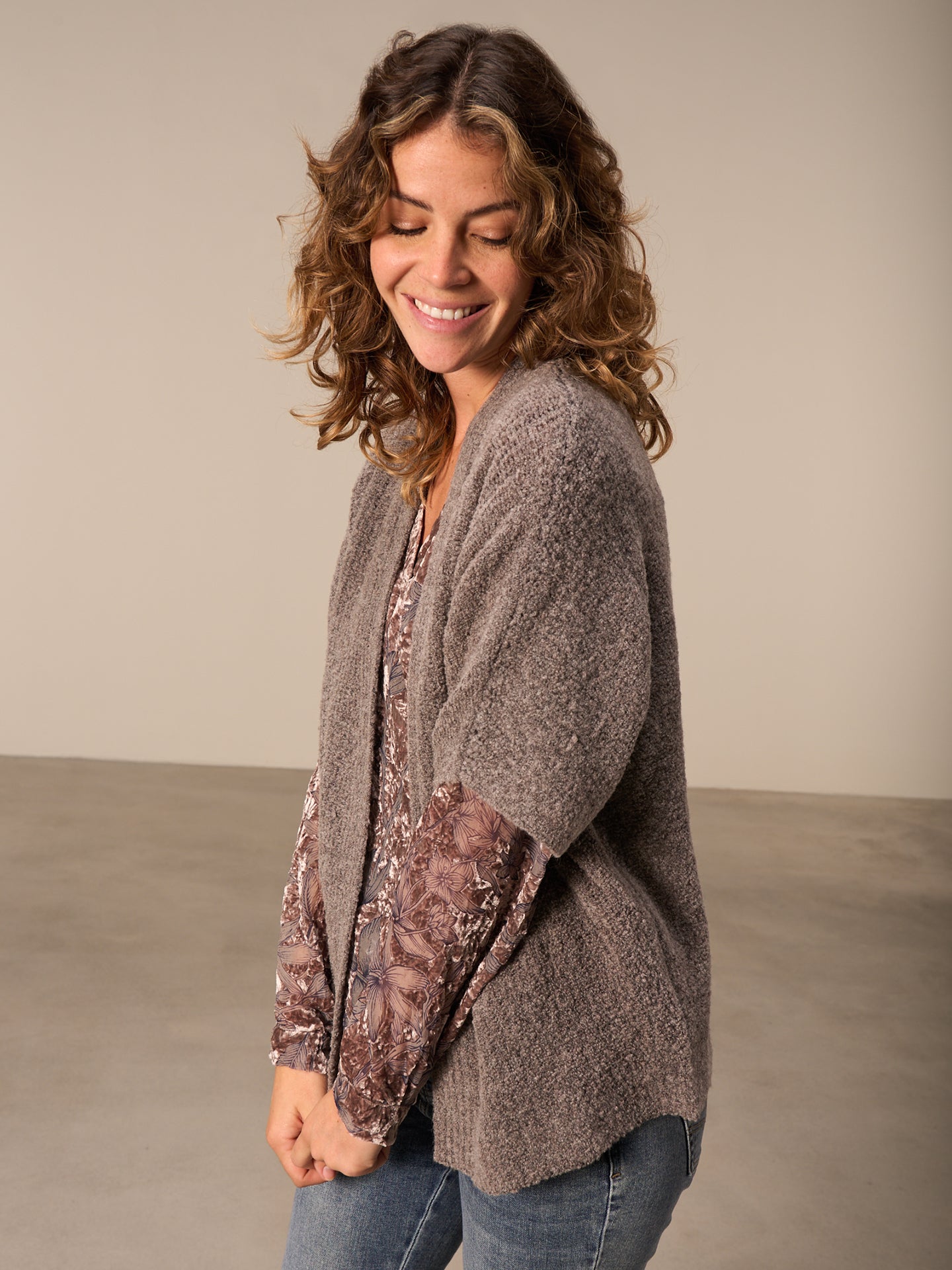 Strickjacke  mit Wolle