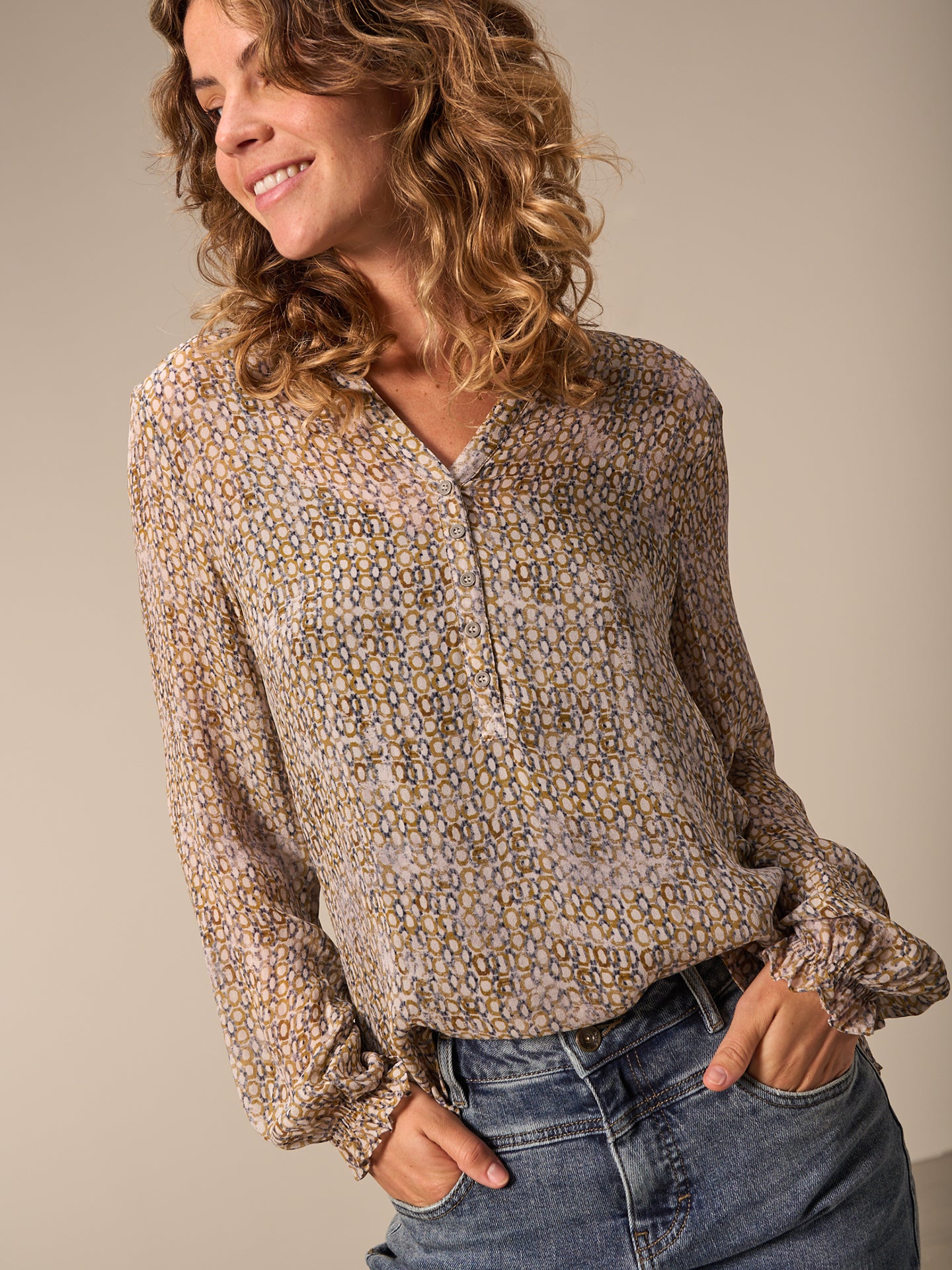 Bluse mit Rüschendetail