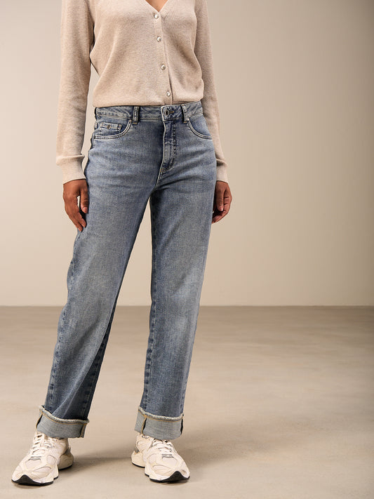 Straight-leg jeans