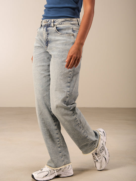 Straight-leg jeans