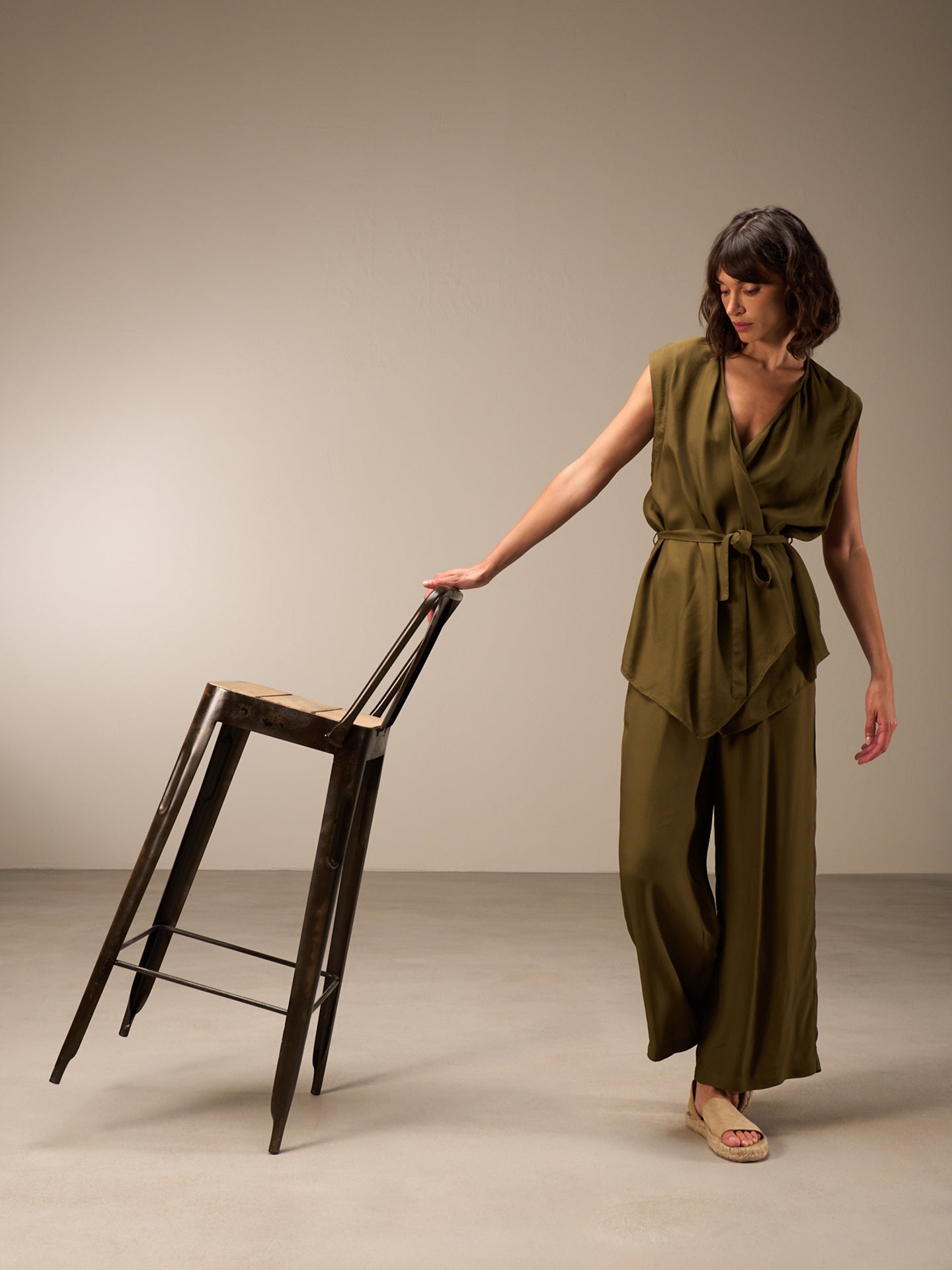Vest with belt
