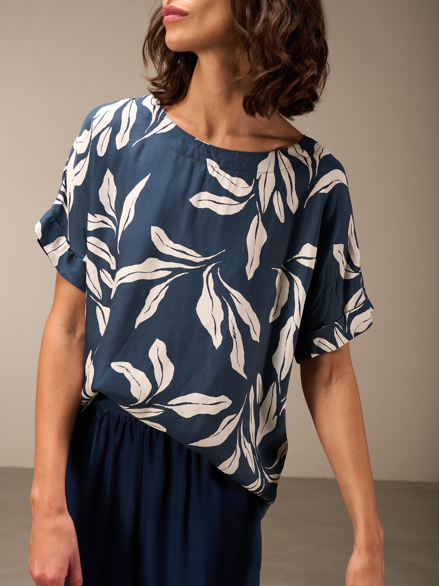 Blusa con scollo rotondo