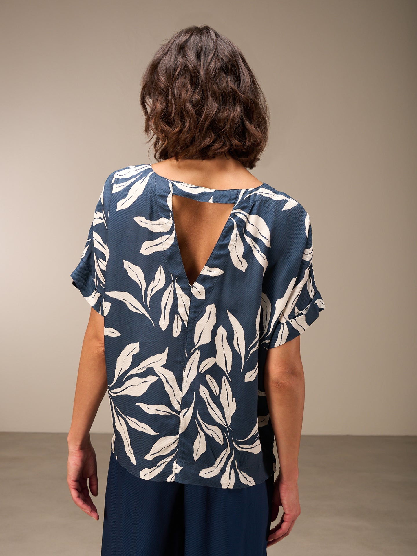 Blusa con scollo rotondo